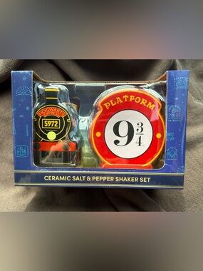 Harry Potter Ceramic Red Platform 9 3/4 Salt & Pepper Shaker Set